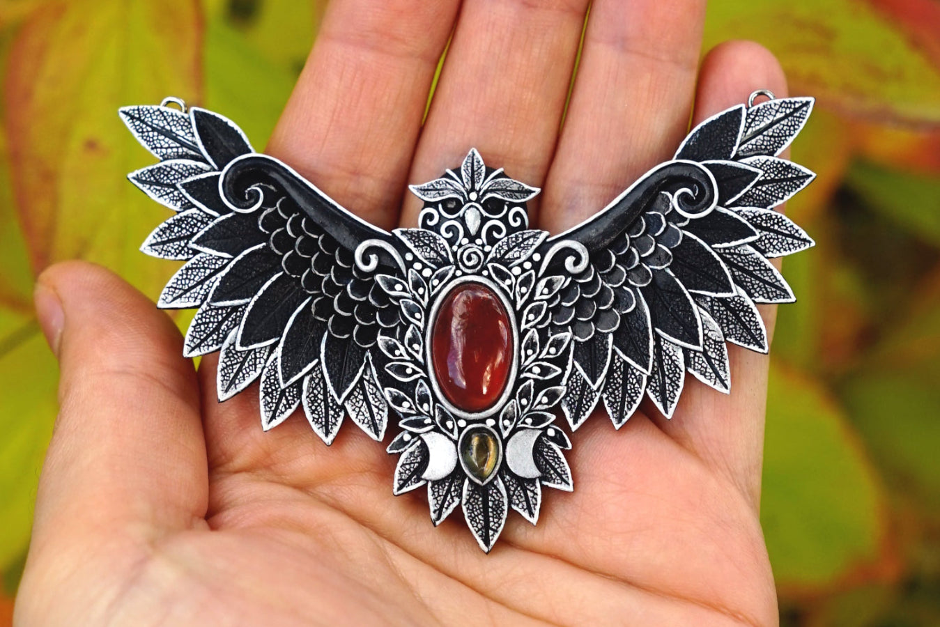 Leafy Owl small intricate necklace