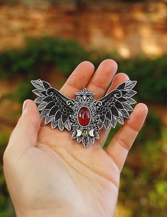 Leafy Owl small intricate necklace
