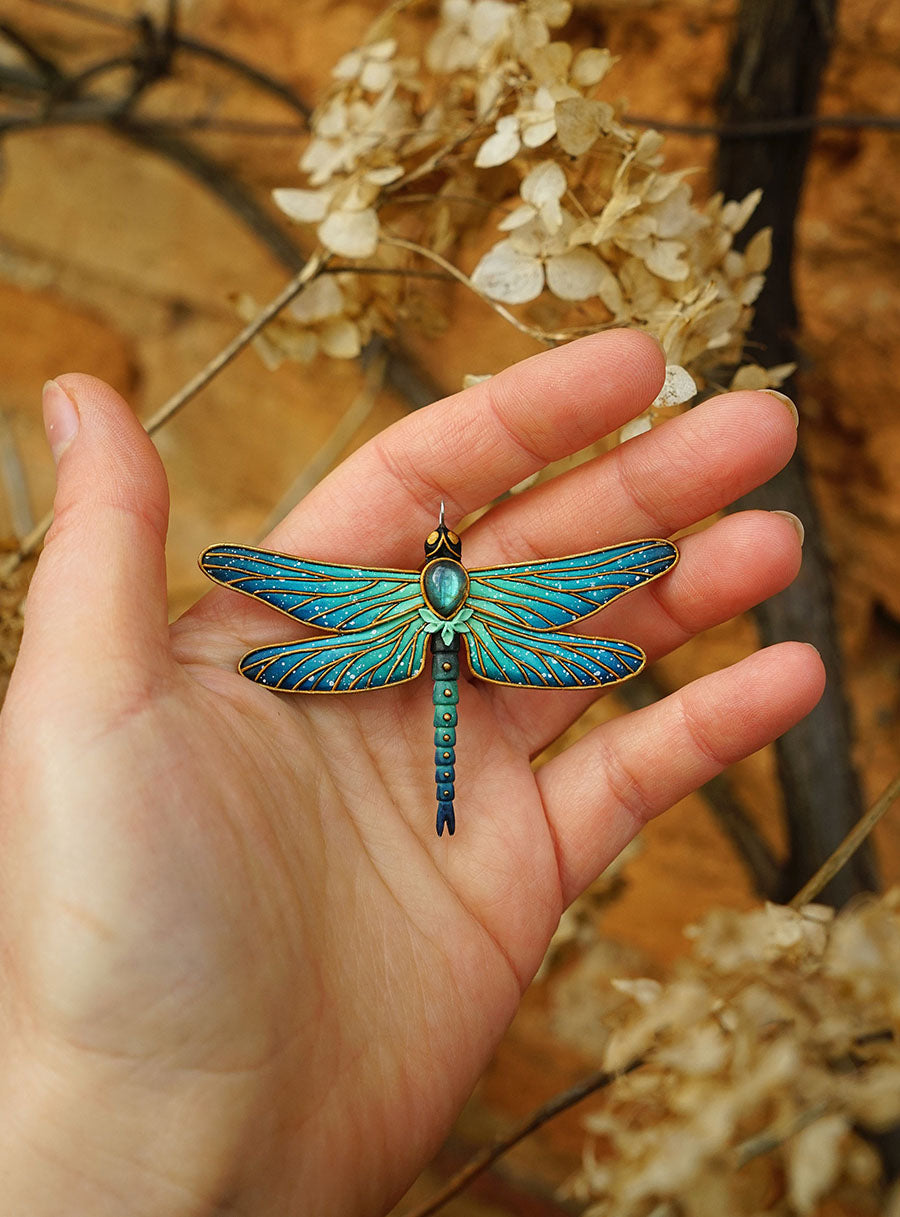Double-sided dragonfly pendant