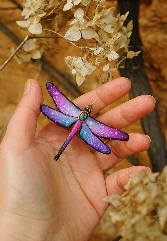 Double-sided dragonfly pendant