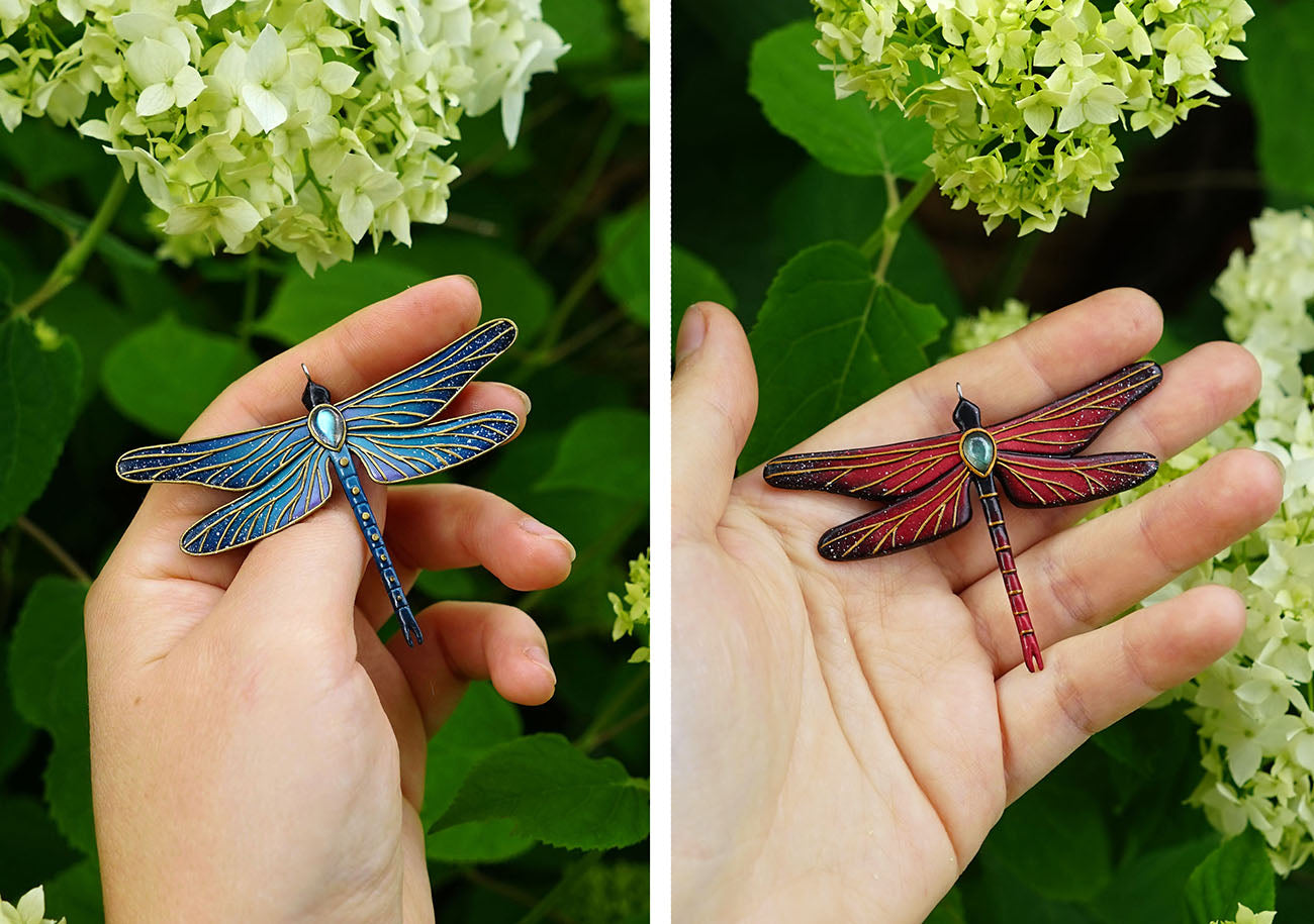 Double-sided dragonfly pendant