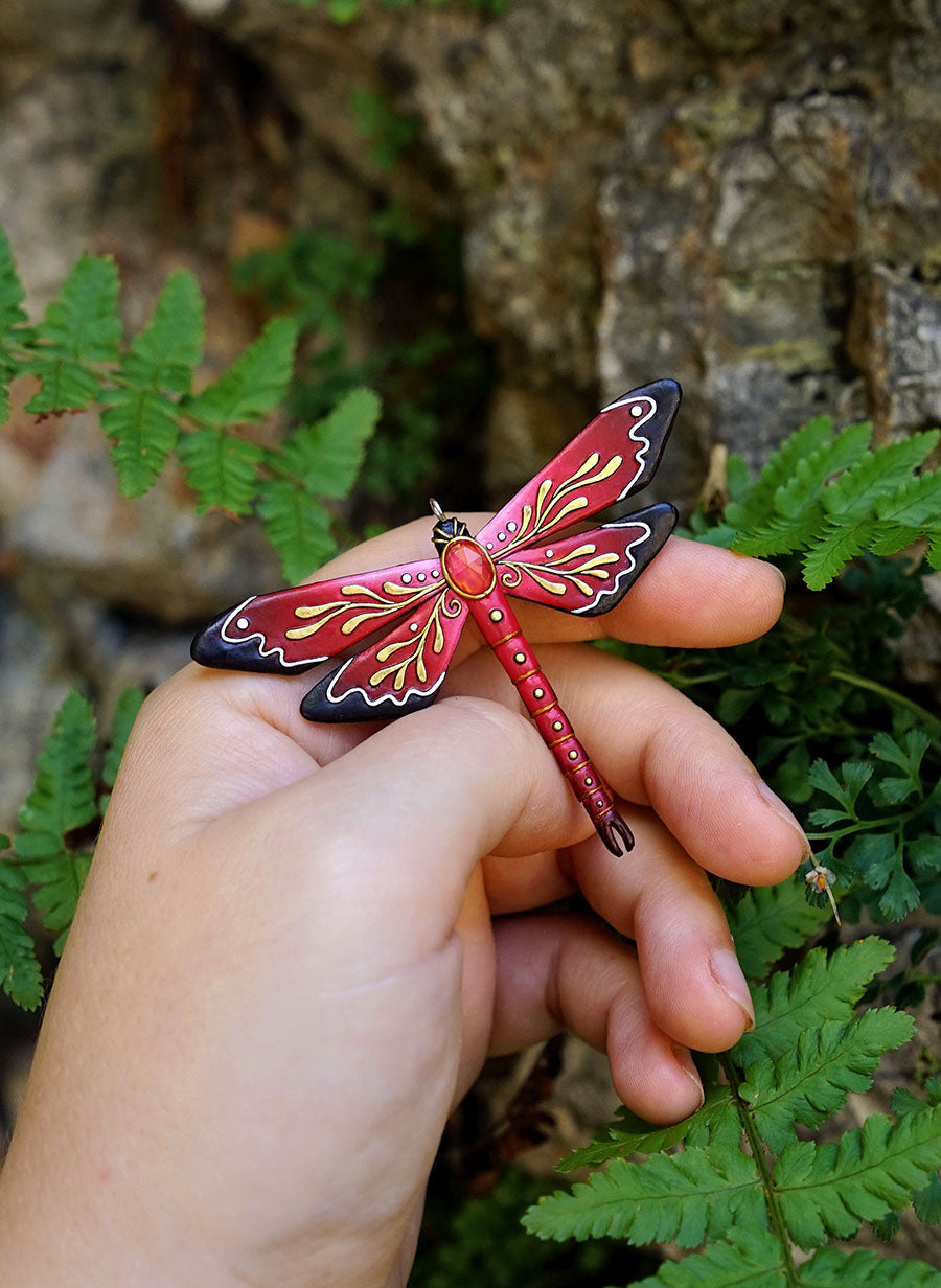 Botanical dragonfly pendant (red)